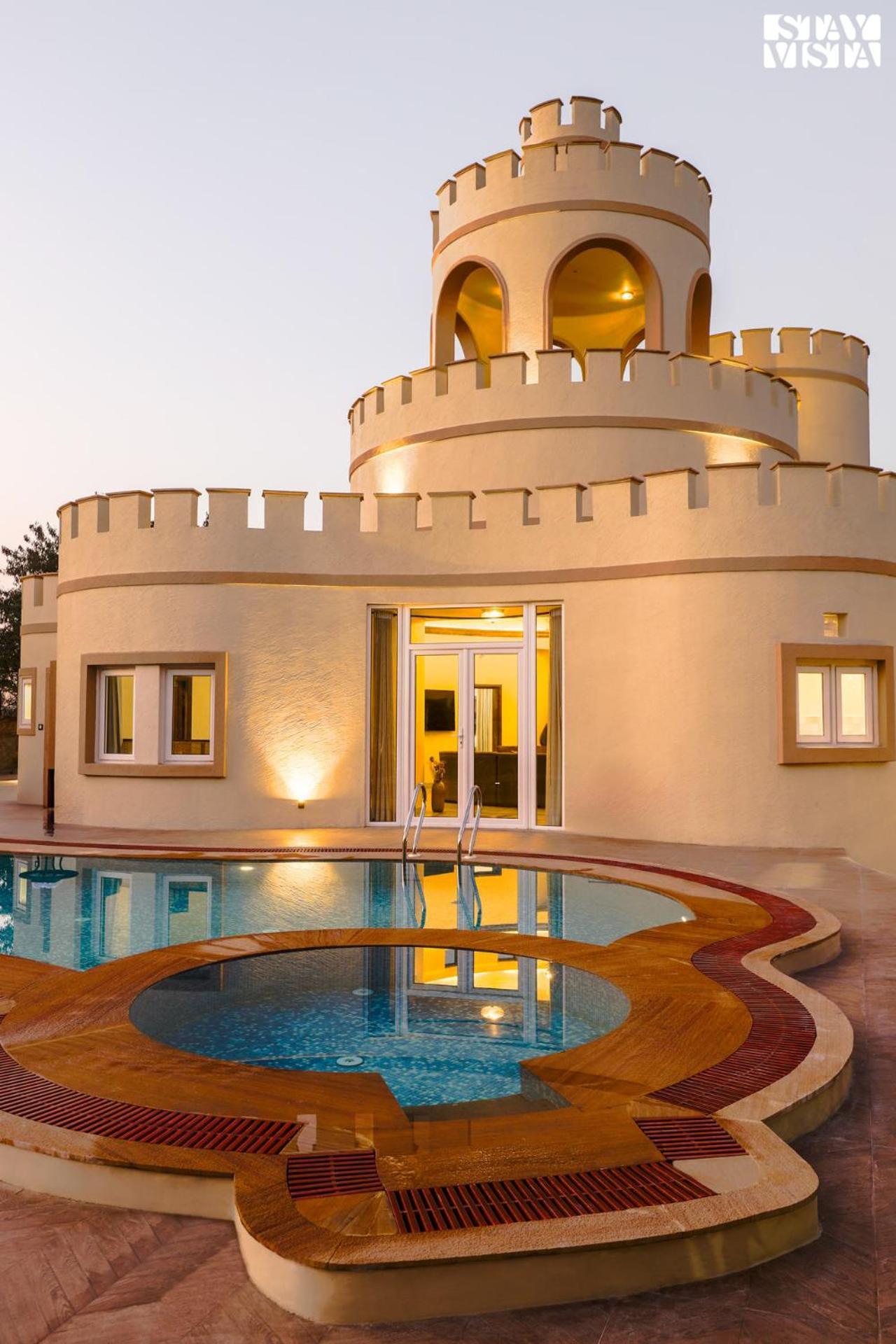 Stayvista'S Mystic Castle With Terrace, Swimming Pool, Lawn With Gazebo Джайпур Екстериор снимка