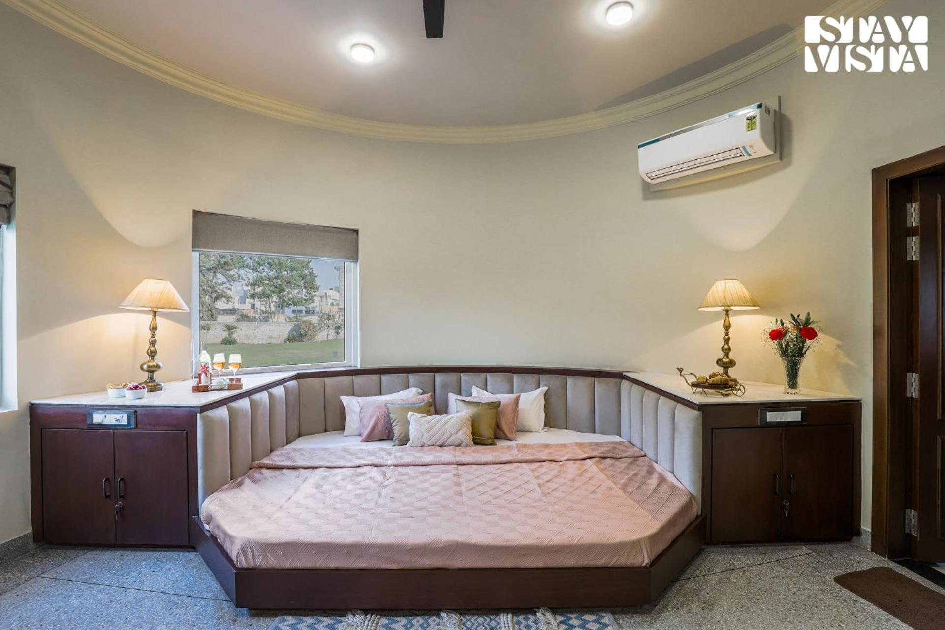 Stayvista'S Mystic Castle With Terrace, Swimming Pool, Lawn With Gazebo Джайпур Екстериор снимка
